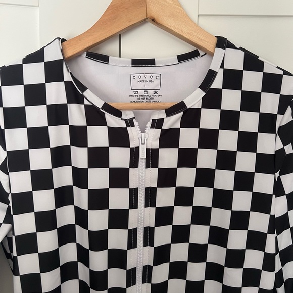 𝗡𝗘𝗪 Checkered Cover bathing suit - Picture 2 of 2